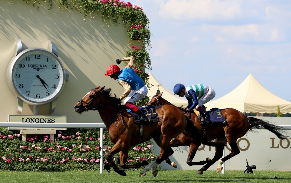 Courage Mon Ami wins the Gold Cup from Coltrane